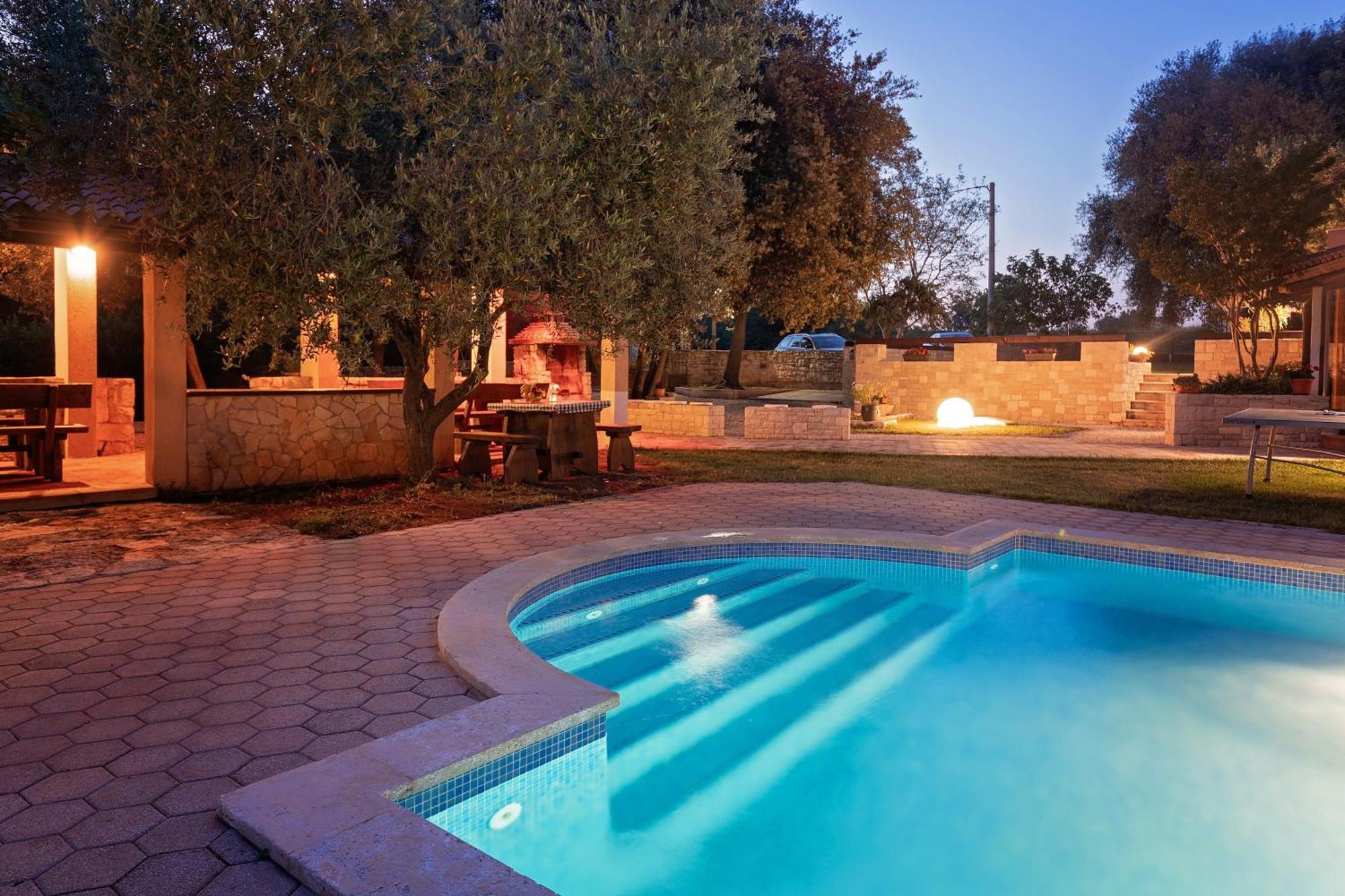 Guesthouse "Barboska" - Big Outdoor Swimming Pool & Private Tennis Court Vodnjan Kültér fotó