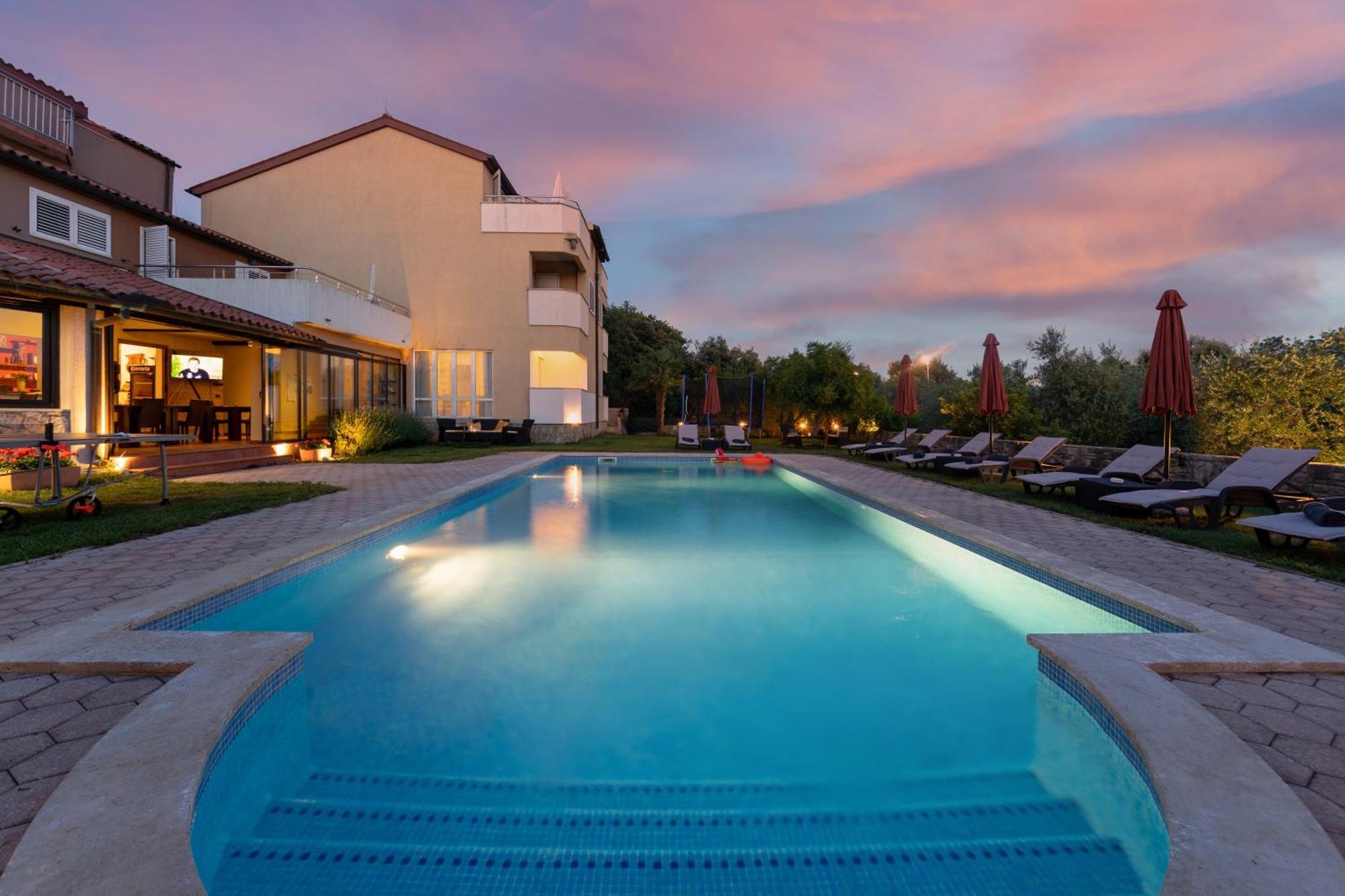 Guesthouse "Barboska" - Big Outdoor Swimming Pool & Private Tennis Court Vodnjan Kültér fotó