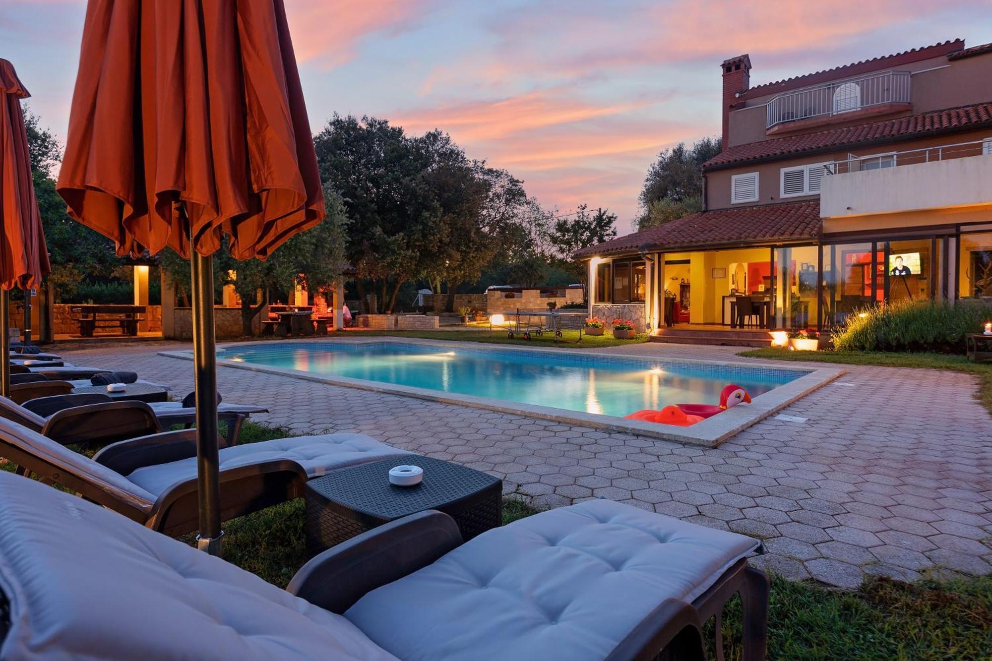 Guesthouse "Barboska" - Big Outdoor Swimming Pool & Private Tennis Court Vodnjan Kültér fotó