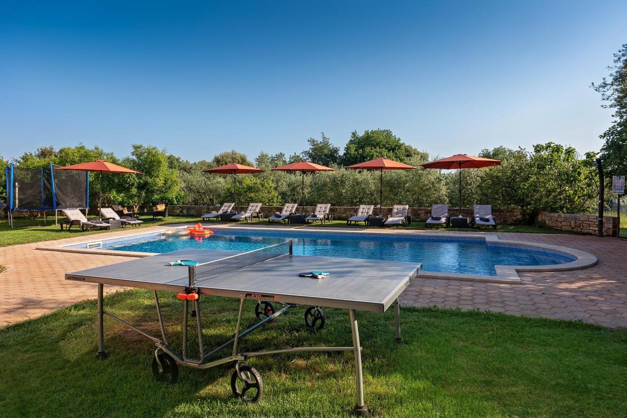 Guesthouse "Barboska" - Big Outdoor Swimming Pool & Private Tennis Court Vodnjan Kültér fotó