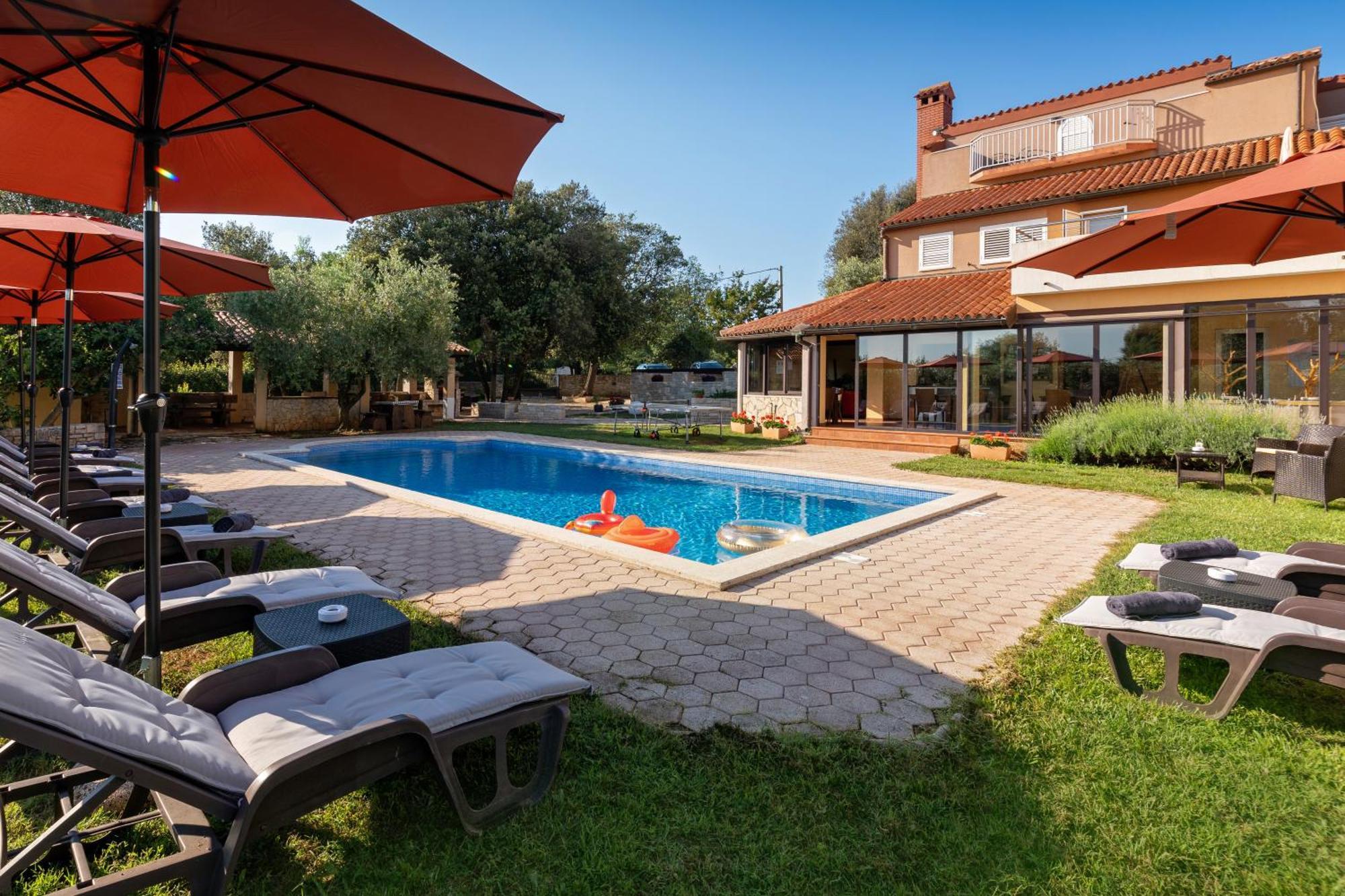 Guesthouse "Barboska" - Big Outdoor Swimming Pool & Private Tennis Court Vodnjan Kültér fotó