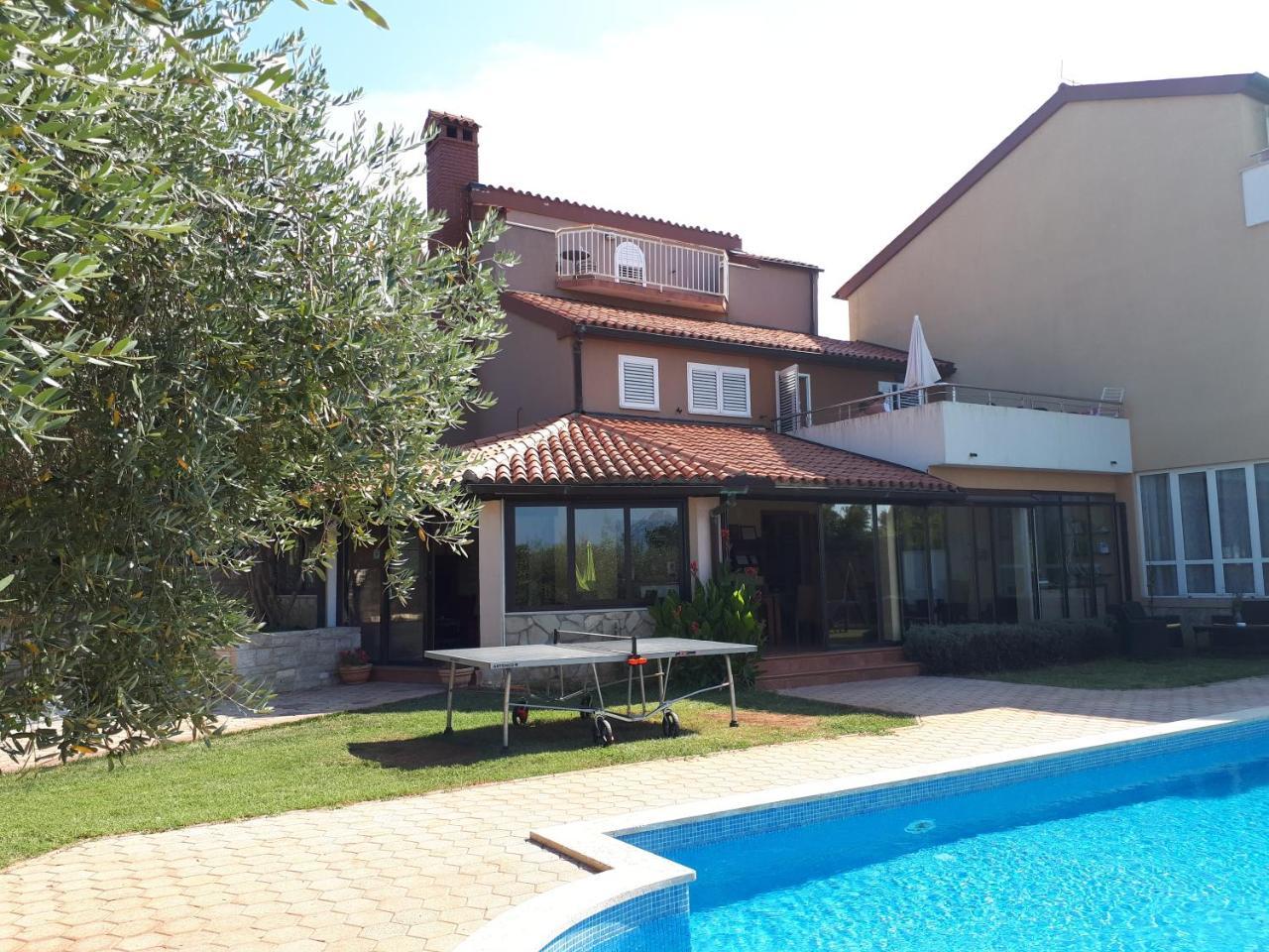 Guesthouse "Barboska" - Big Outdoor Swimming Pool & Private Tennis Court Vodnjan Kültér fotó